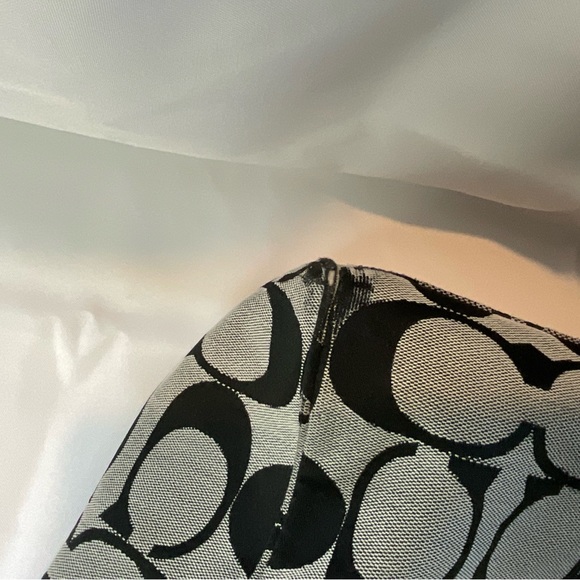 Authentic Coach diaper bag, black and gray with hot pink interior lining - Picture 12 of 16